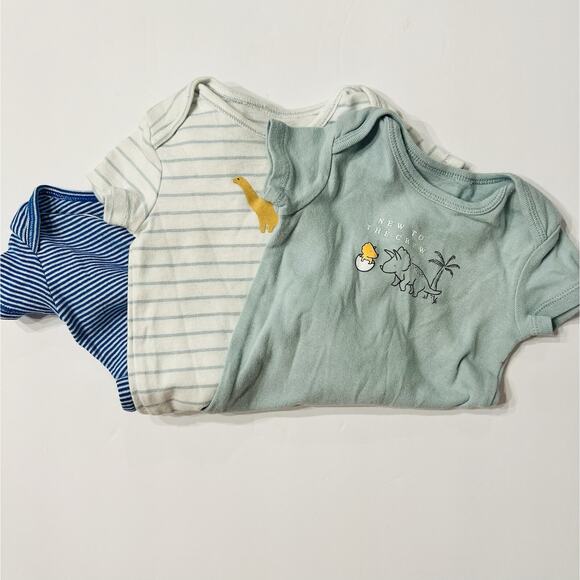 Lot of (3) Baby One Piece's 6 Months Carter Boys  Dinosaur - Picture 1 of 6